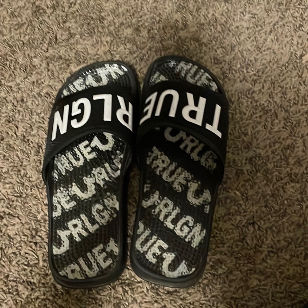 True religion sandals